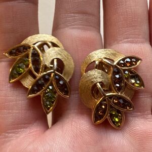 Elegant Vintage Crown Trifari Gold Tone and Green Leaf Crystal Clip Earrings